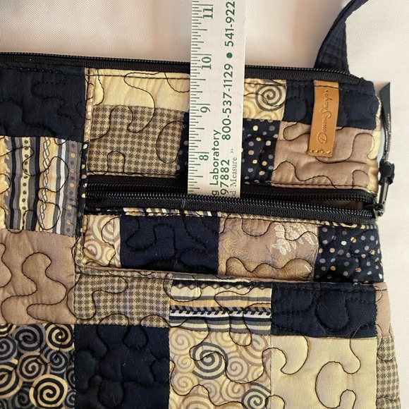 Donna Sharp patchwork Crossbody purse with three outside pockets - Picture 8 of 13